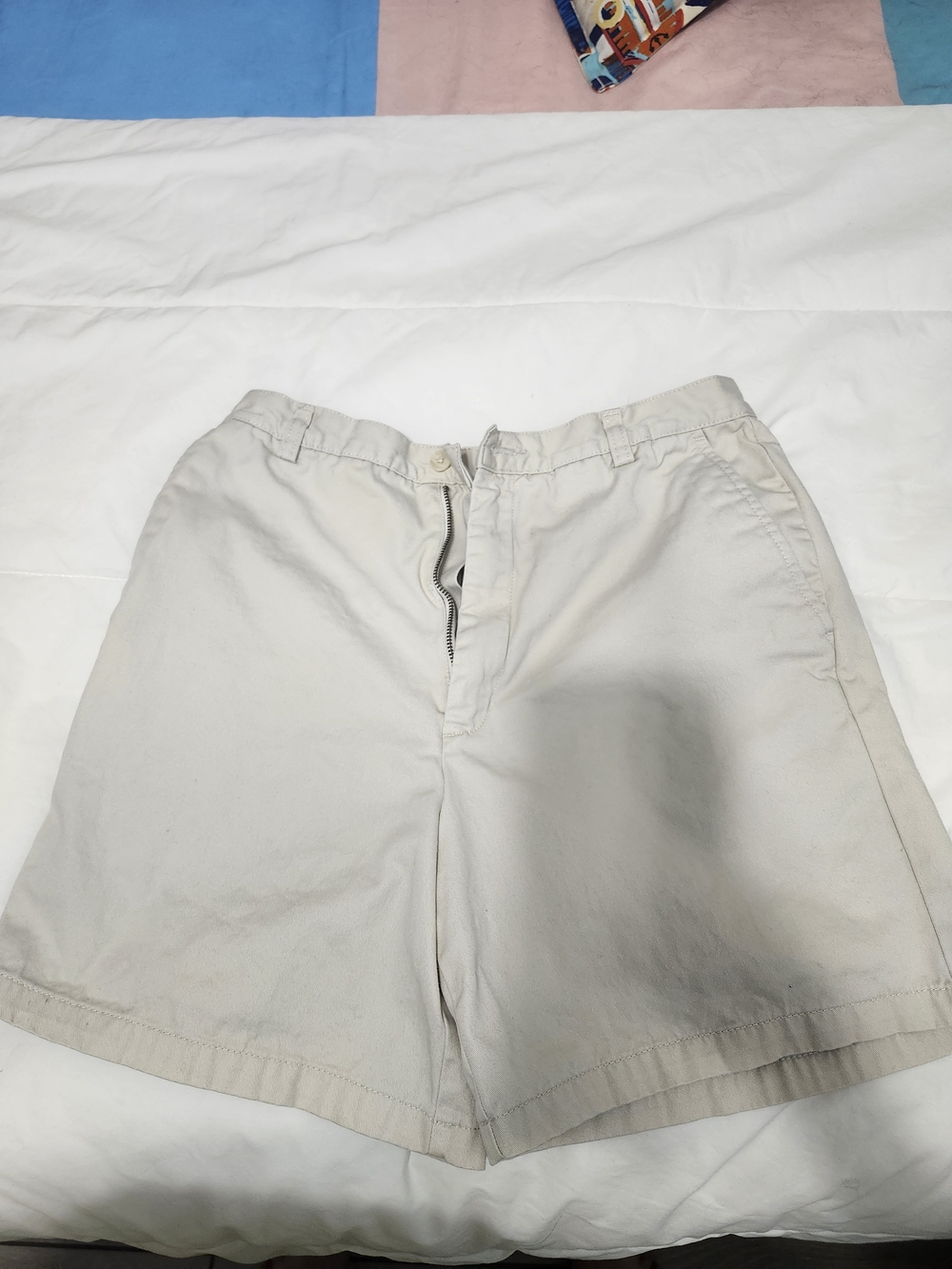Eddie Bauer Light Cream Women's Cargo Shorts